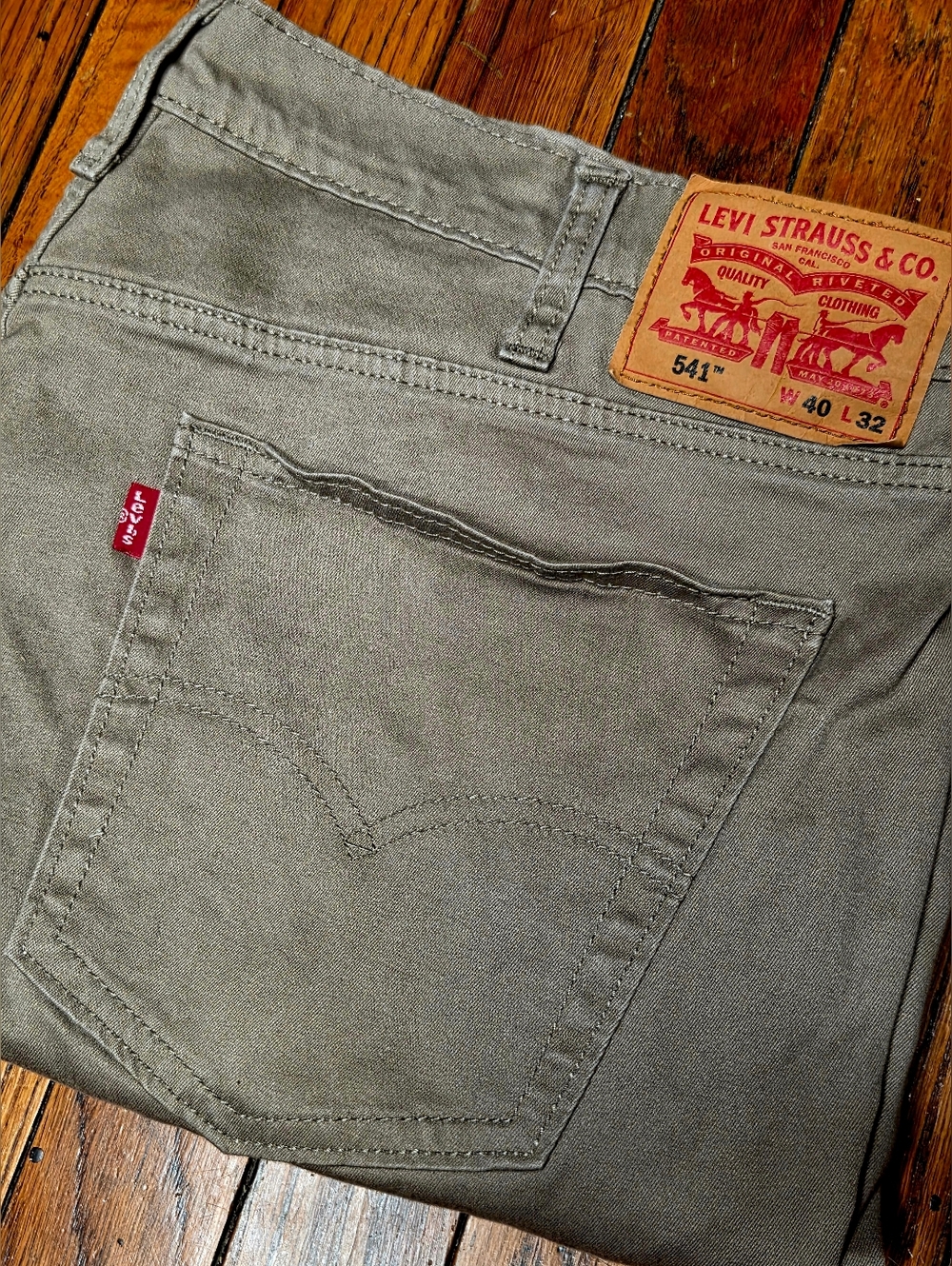 Levis 541 Athletic Taper Pants Mens 40x32 Khaki Tan Brown Chino Jeans B1